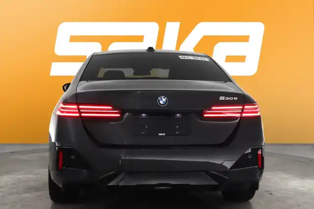  Sedan, BMW 530 – VAR-11818
