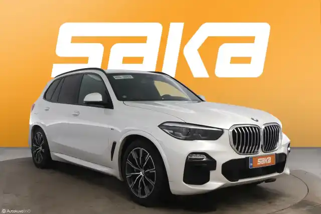 Valkoinen Maastoauto, BMW X5 – VAR-11876