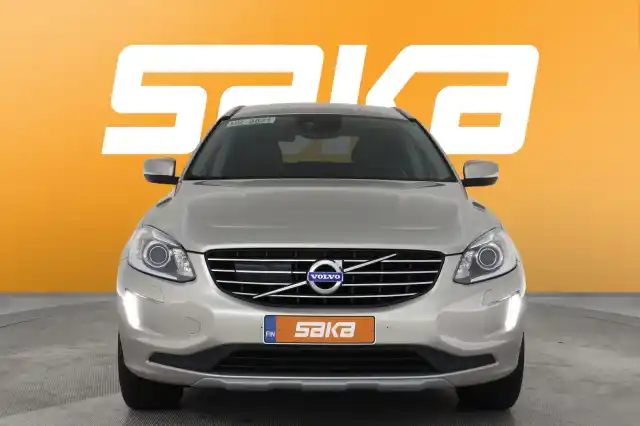 Ruskea Maastoauto, Volvo XC60 – VAR-11904