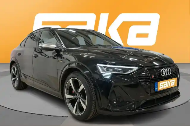 Musta Maastoauto, Audi e-tron – VAR-11998