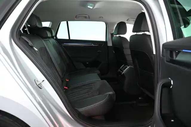 Harmaa Farmari, Skoda Superb – VAR-12045
