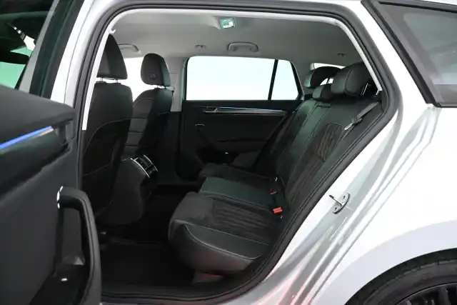 Harmaa Farmari, Skoda Superb – VAR-12045