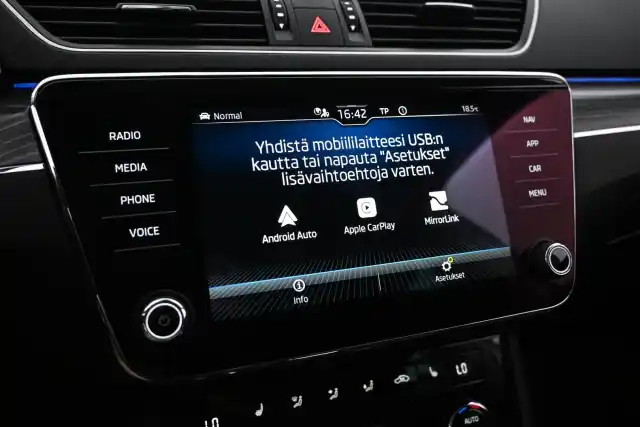 Harmaa Farmari, Skoda Superb – VAR-12045