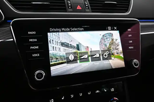 Harmaa Farmari, Skoda Superb – VAR-12045