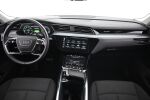 Valkoinen Maastoauto, Audi e-tron – VAR-12050, kuva 14