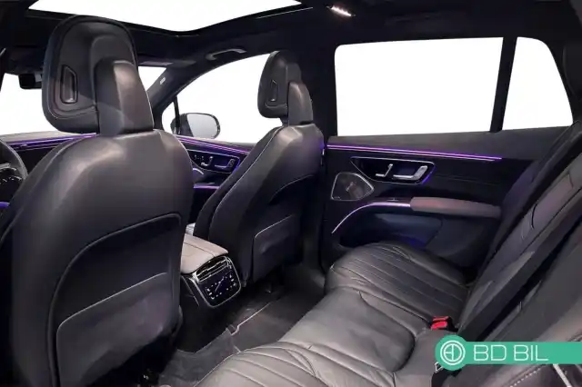 Vihreä Maastoauto, Mercedes-Benz EQS SUV – VAR-12156