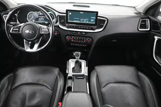 Valkoinen Farmari, Kia Ceed – VAR-12322