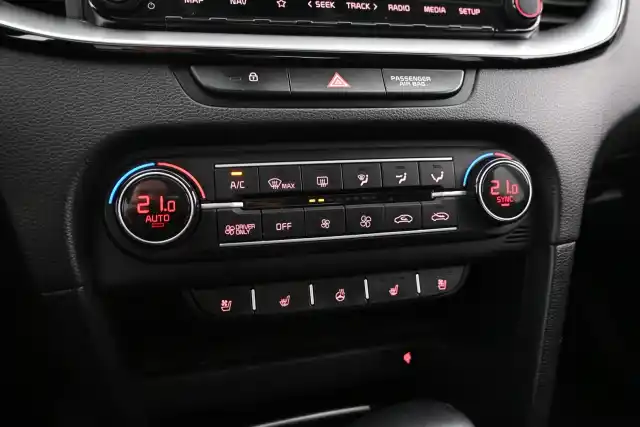 Valkoinen Farmari, Kia Ceed – VAR-12322