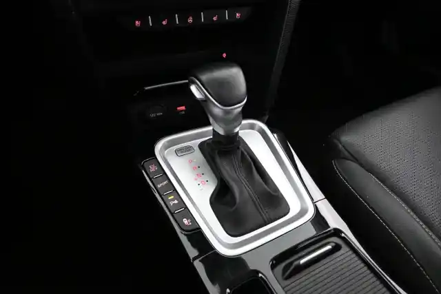 Valkoinen Farmari, Kia Ceed – VAR-12322