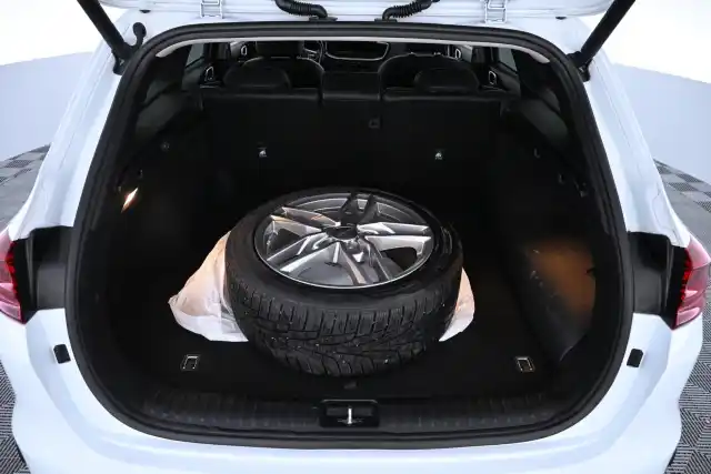 Valkoinen Farmari, Kia Ceed – VAR-12322