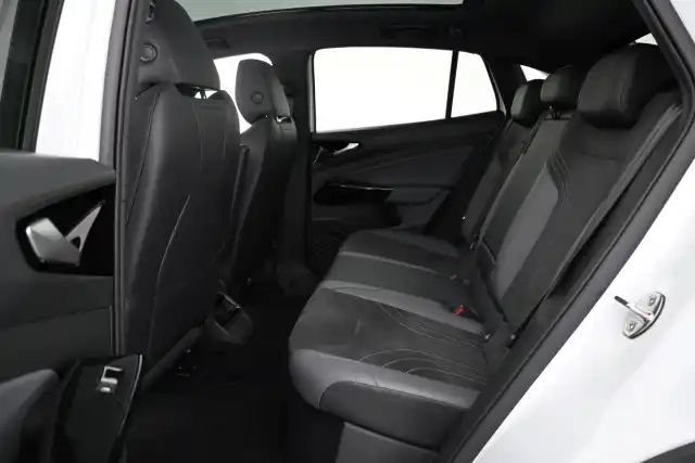Valkoinen Maastoauto, Volkswagen ID.5 – VAR-12400