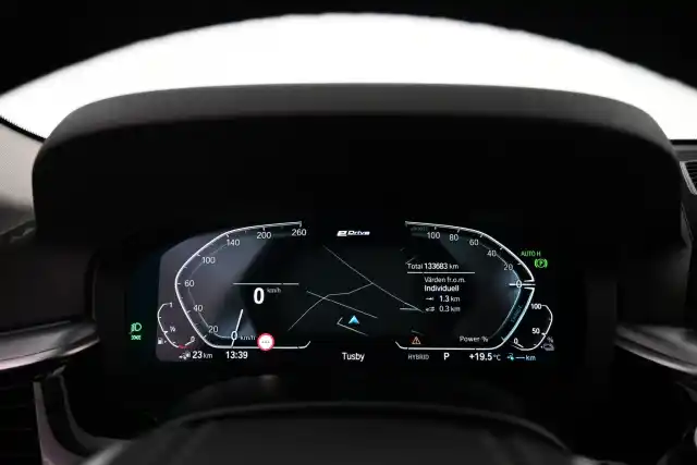 Musta Farmari, BMW 530 – VAR-12401
