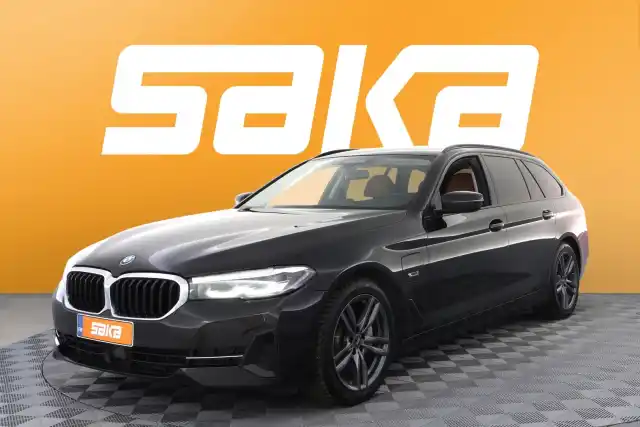 Musta Farmari, BMW 530 – VAR-12401