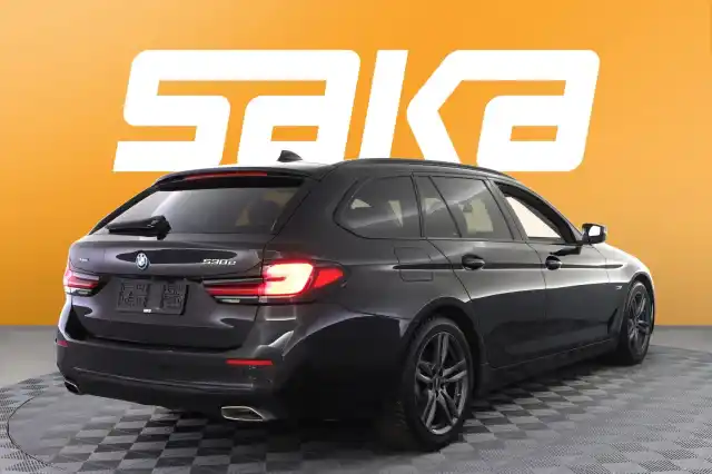 Musta Farmari, BMW 530 – VAR-12401