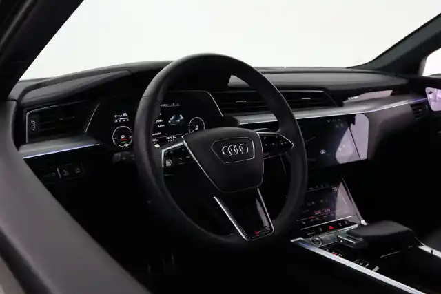 Musta Maastoauto, Audi Q8 e-tron – VAR-12452