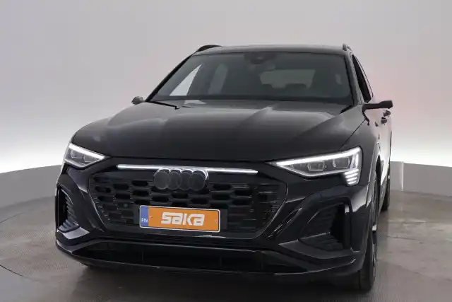 Musta Maastoauto, Audi Q8 e-tron – VAR-12452