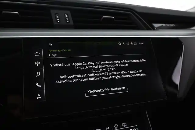 Harmaa Maastoauto, Audi e-tron – VAR-12470