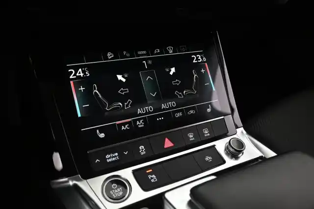 Harmaa Maastoauto, Audi e-tron – VAR-12470