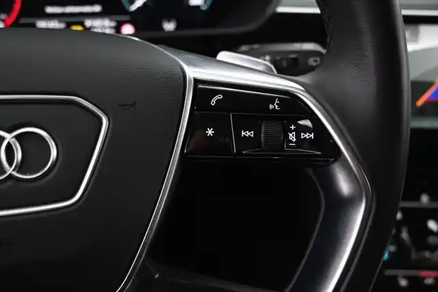 Harmaa Maastoauto, Audi e-tron – VAR-12470
