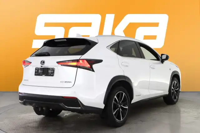 Valkoinen Maastoauto, Lexus NX – VAR-124768