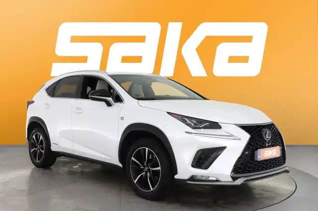 Valkoinen Maastoauto, Lexus NX – VAR-124768