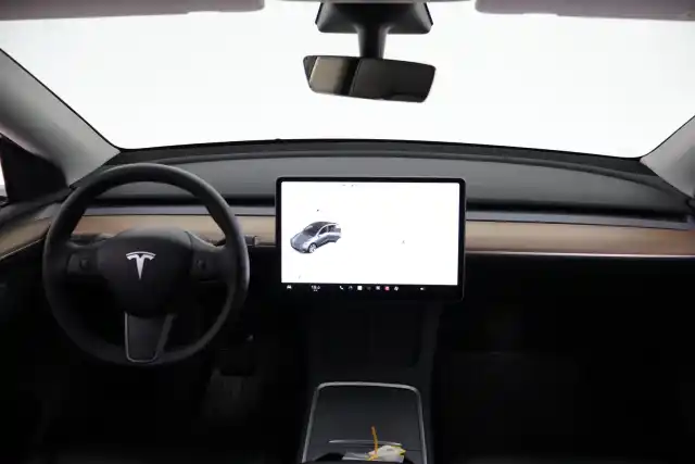 Harmaa Maastoauto, Tesla Model Y – VAR-126241