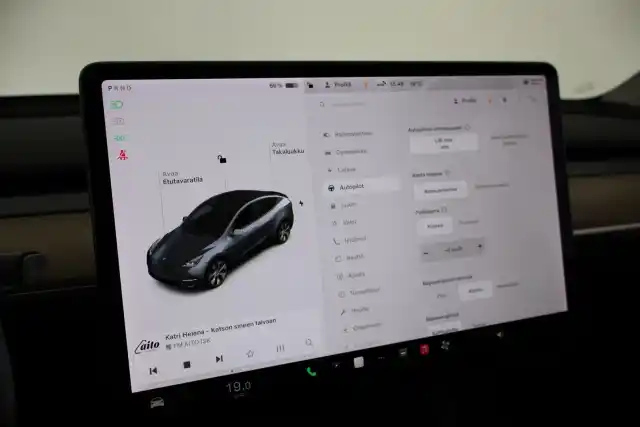 Harmaa Maastoauto, Tesla Model Y – VAR-126241