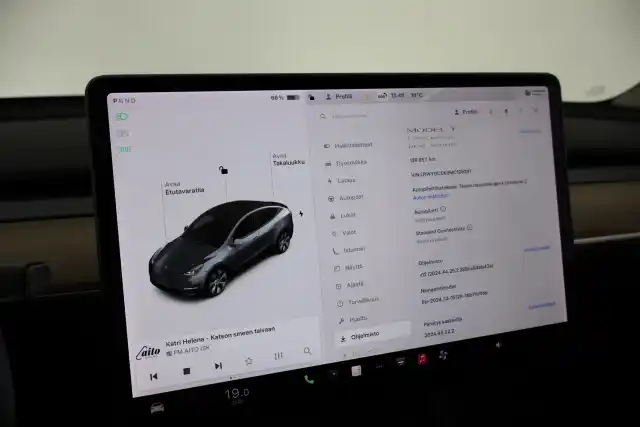 Harmaa Maastoauto, Tesla Model Y – VAR-126241