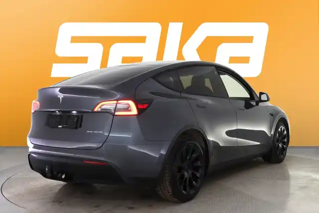 Harmaa Maastoauto, Tesla Model Y – VAR-126241