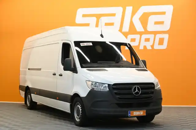 Valkoinen Pakettiauto, Mercedes-Benz Sprinter – VAR-12639