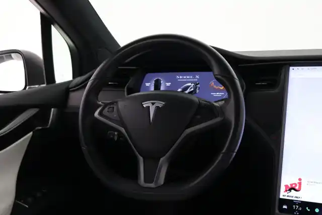 Musta Maastoauto, Tesla Model X – VAR-12884