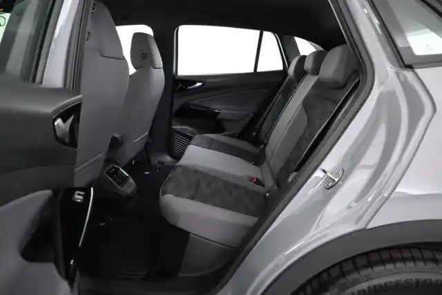 Harmaa Maastoauto, Volkswagen ID.4 – VAR-12923