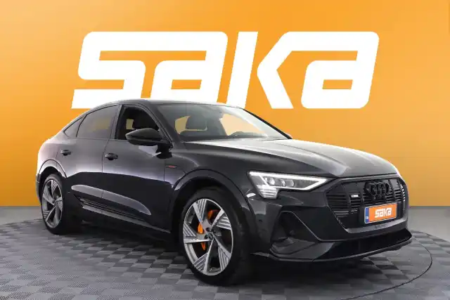 Musta Maastoauto, Audi e-tron – VAR-12932