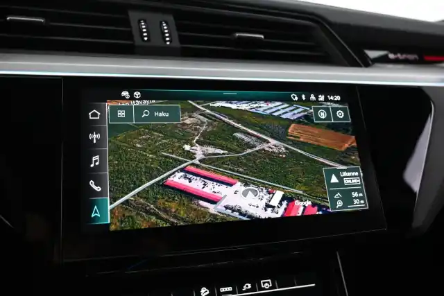 Musta Maastoauto, Audi e-tron – VAR-12932