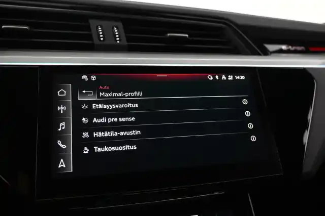 Musta Maastoauto, Audi e-tron – VAR-12932