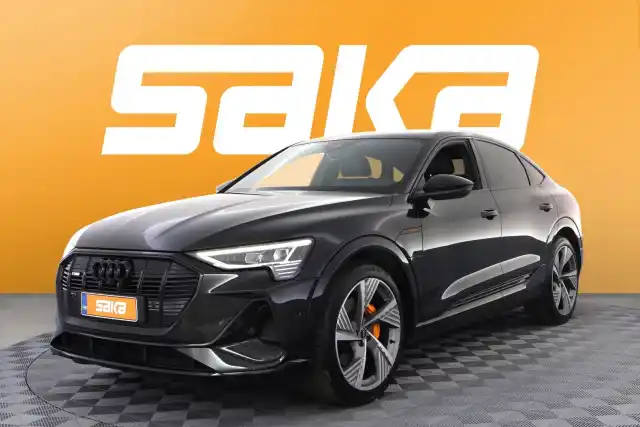 Musta Maastoauto, Audi e-tron – VAR-12932