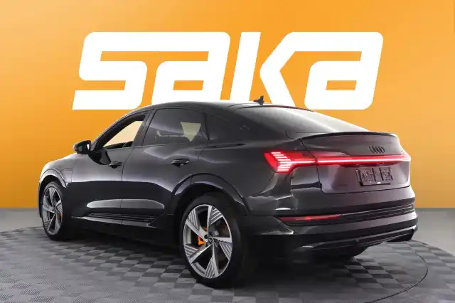 Musta Maastoauto, Audi e-tron – VAR-12932
