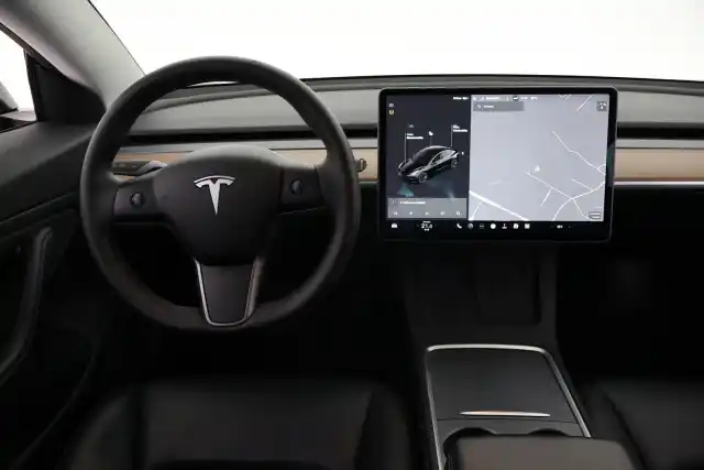 Musta Sedan, Tesla Model 3 – VAR-12933