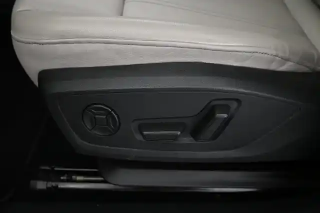 Harmaa Maastoauto, Audi Q4 e-tron – VAR-12939