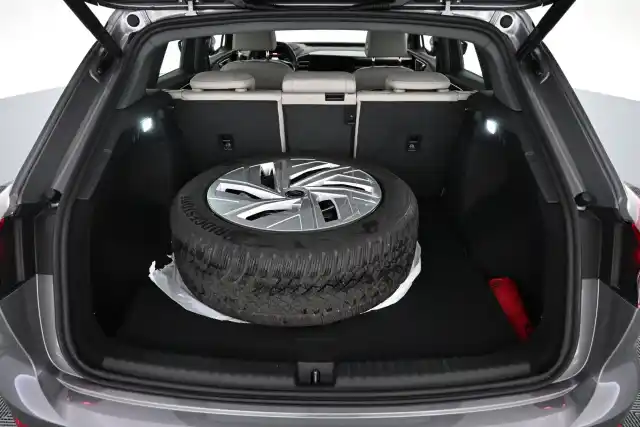 Harmaa Maastoauto, Audi Q4 e-tron – VAR-12939