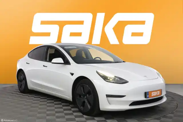 Valkoinen Sedan, Tesla Model 3 – VAR-13005