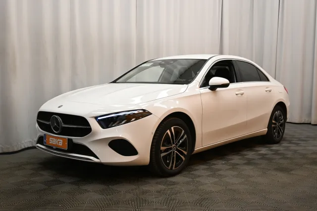 Valkoinen Sedan, Mercedes-Benz A – VAR-13155