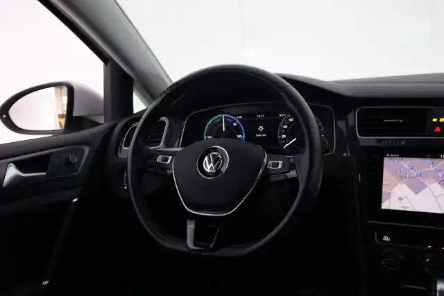 Valkoinen Viistoperä, Volkswagen Golf – VAR-13175