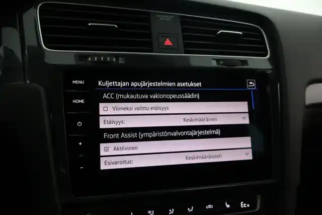 Valkoinen Viistoperä, Volkswagen Golf – VAR-13175