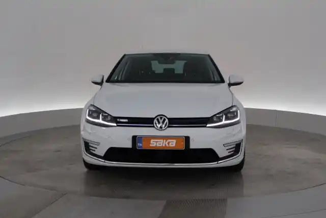 Valkoinen Viistoperä, Volkswagen Golf – VAR-13175