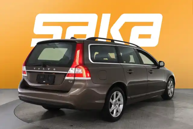 Ruskea Farmari, Volvo V70 – VAR-13262