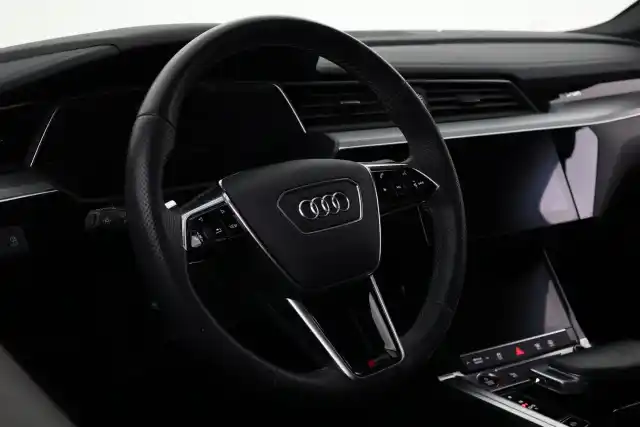 Musta Coupe, Audi e-tron – VAR-13300