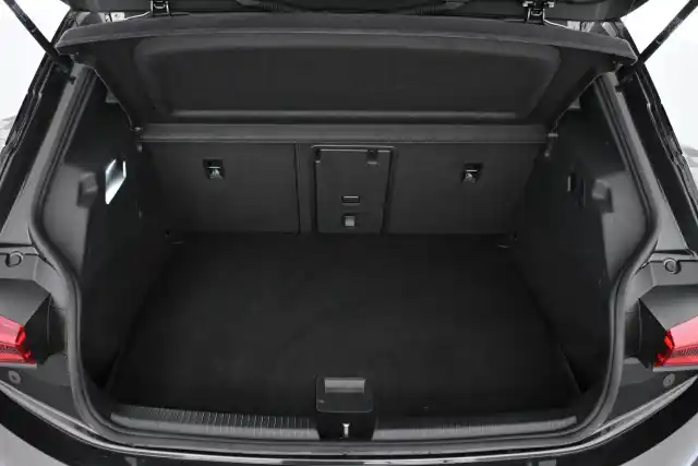 Harmaa Viistoperä, CUPRA Born – VAR-13301