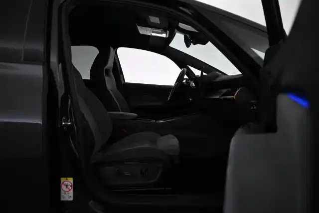 Harmaa Viistoperä, CUPRA Born – VAR-13301