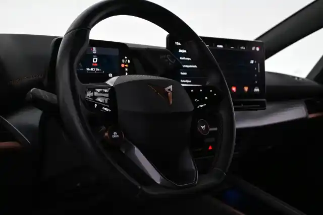 Harmaa Viistoperä, CUPRA Born – VAR-13301